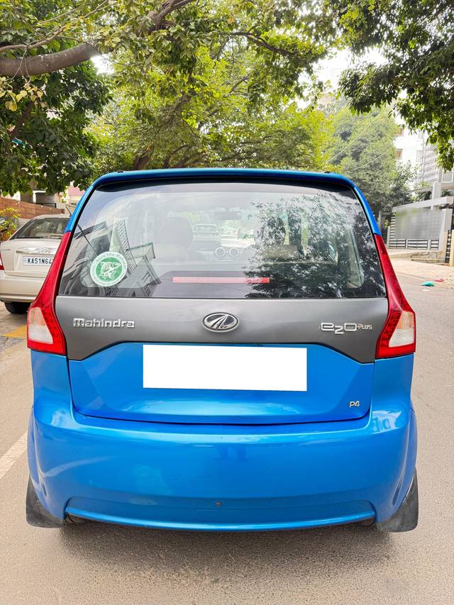 https://images10.gaadi.com/usedcar_image/4307506/original/processed_7e89ec4d849ebe96bd9a44e2108d5466.jpg?imwidth=6402