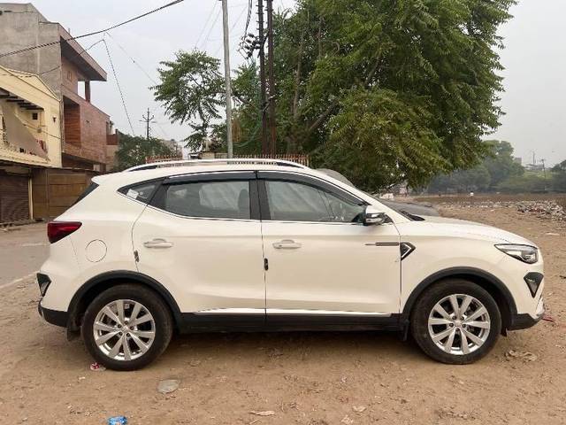 https://images10.gaadi.com/usedcar_image/4307517/original/processed_9883a2f5-8cab-4ba4-b8e3-1ce99bce2b90.jpg?imwidth=6401