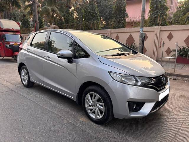 https://images10.gaadi.com/usedcar_image/4307563/original/processed_cceb07e626250397d1587821cd5ef748.jpg?imwidth=6400