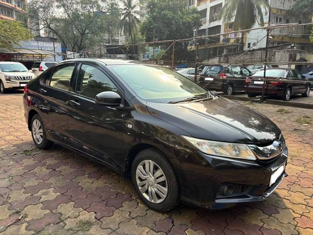 https://images10.gaadi.com/usedcar_image/4307592/original/processed_15fa8306b5fdb6a1da6b9063caff5592.jpg?imwidth=6400