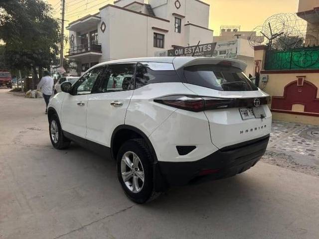 https://images10.gaadi.com/usedcar_image/4307626/original/processed_ffb13393fc3a90faf6791bd1ff4d2669.jpg?imwidth=6402