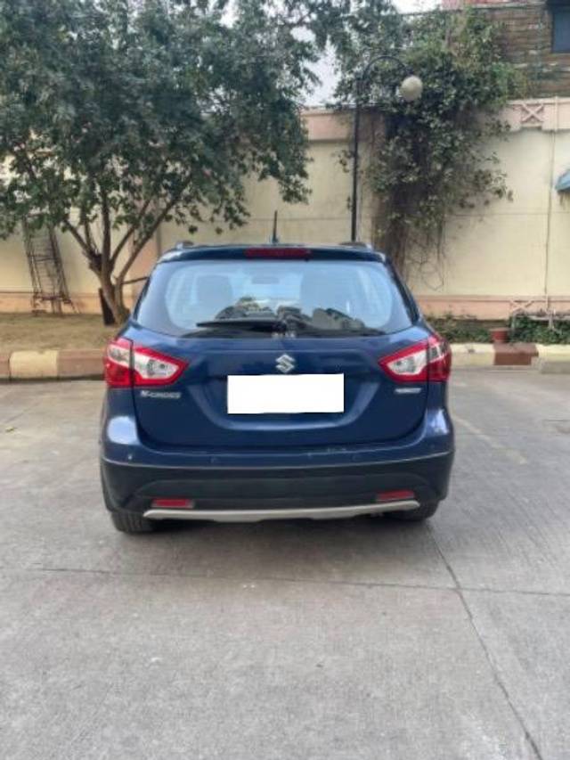 https://images10.gaadi.com/usedcar_image/4307632/original/processed_828dd628-ea3d-47d9-a75c-22b2ce859b7d.jpeg?imwidth=6402