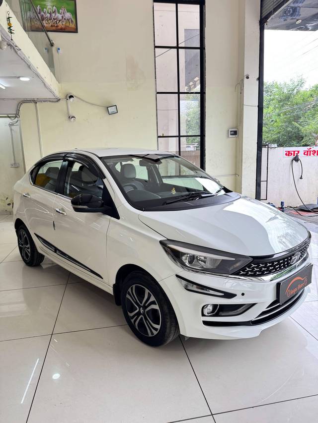 https://images10.gaadi.com/usedcar_image/4307685/original/processed_c94f9cb0864d8cb00645de341f569d1b.jpg?imwidth=6400