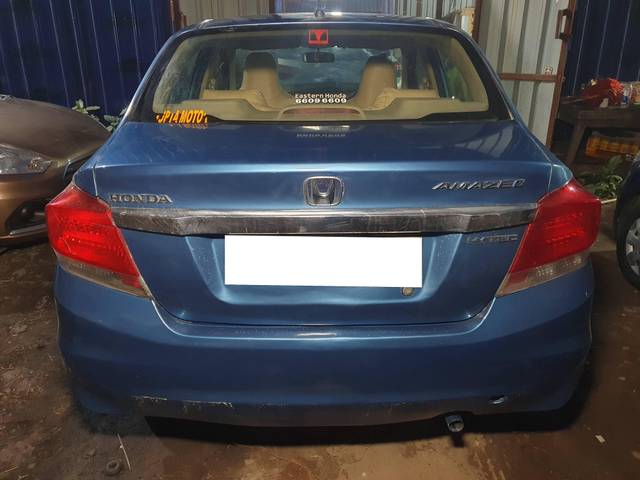 https://images10.gaadi.com/usedcar_image/4307702/original/processed_ab2edd7dc9ca215c0975443240632254.jpg?imwidth=6401