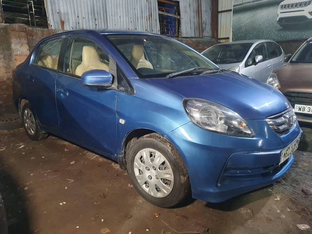 https://images10.gaadi.com/usedcar_image/4307702/original/processed_de5b783ed1715bc5c1b57343a3c1b61f.jpg?imwidth=6400