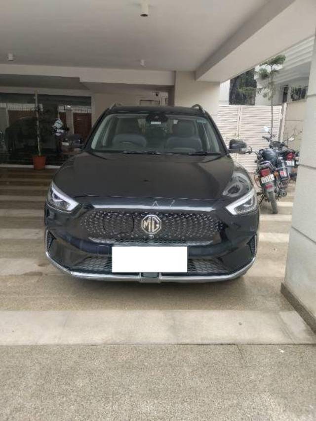 https://images10.gaadi.com/usedcar_image/4307708/original/4f17199bb83c40e8801bd3e7c260775c.jpg?imwidth=6400