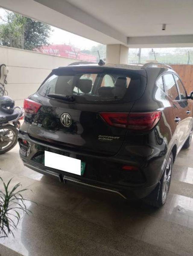 https://images10.gaadi.com/usedcar_image/4307708/original/fdb74a0df5dc4f6541295896eb3d4220.jpg?imwidth=6401