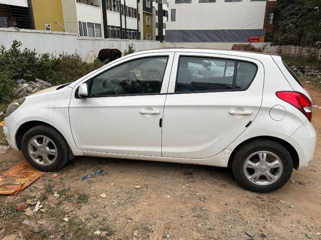 https://images10.gaadi.com/usedcar_image/4307709/original/bc1ffc678a0026e43681c7952dd14f7d.jpeg?imwidth=6402