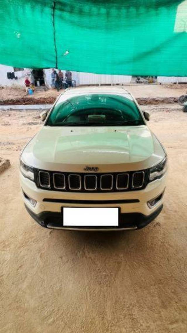 https://images10.gaadi.com/usedcar_image/4307711/original/ce10fb8f64adfc72b80508bc09ab835c.jpeg?imwidth=6400