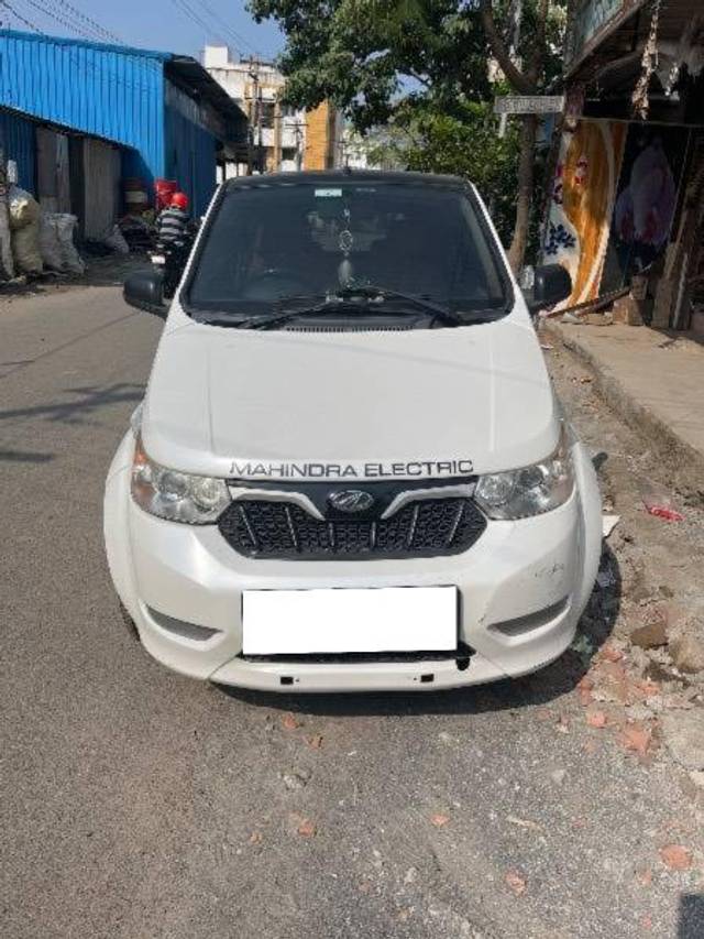 https://images10.gaadi.com/usedcar_image/4307716/original/processed_25025b01-0321-4650-b1e9-c90e2ddef2b0.jpeg?imwidth=6400