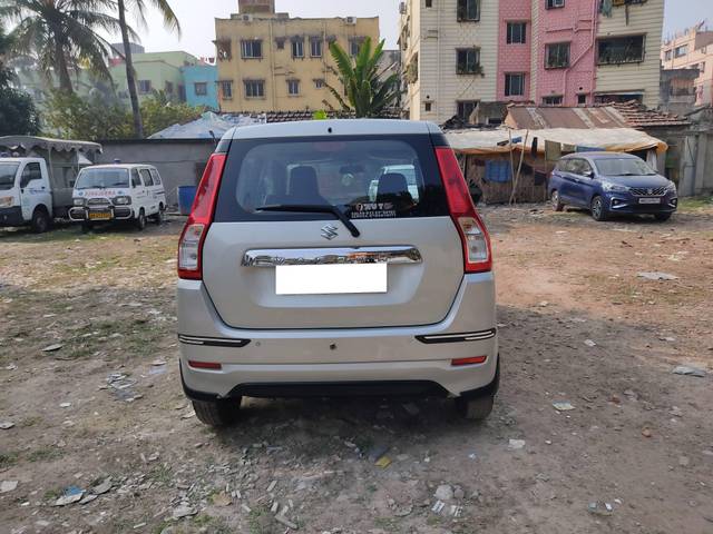 https://images10.gaadi.com/usedcar_image/4307735/original/processed_68d003c9402f8dcd4552cd39fa55eb44.jpg?imwidth=6401