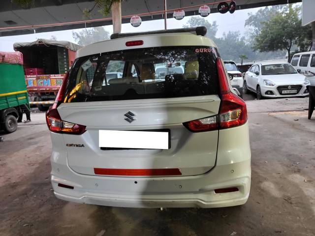 https://images10.gaadi.com/usedcar_image/4307811/original/processed_5b3837dd670048742122ed97124e9cb5.jpg?imwidth=6402