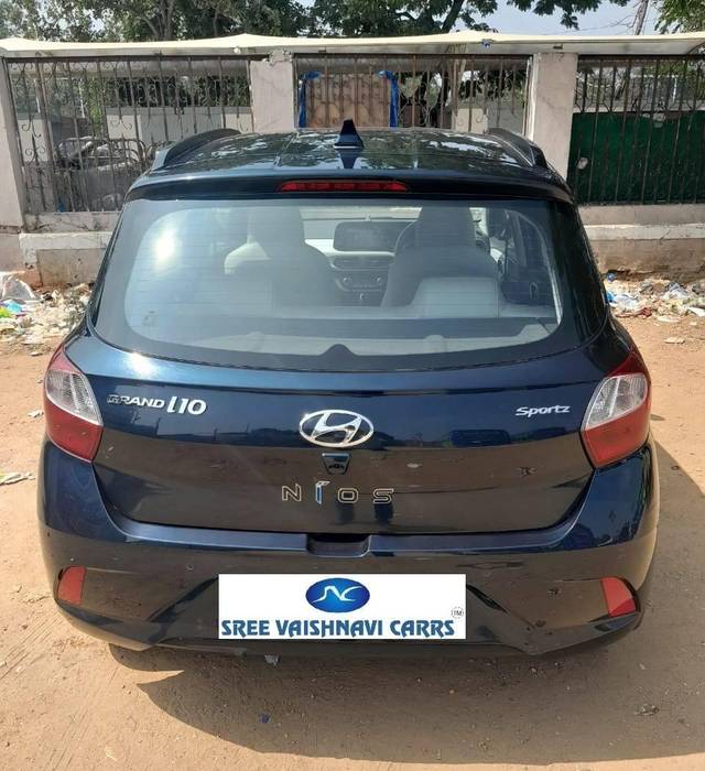 https://images10.gaadi.com/usedcar_image/4307881/original/processed_367bbb1de087c9810e7f4ac0c9f13402.jpg?imwidth=6401