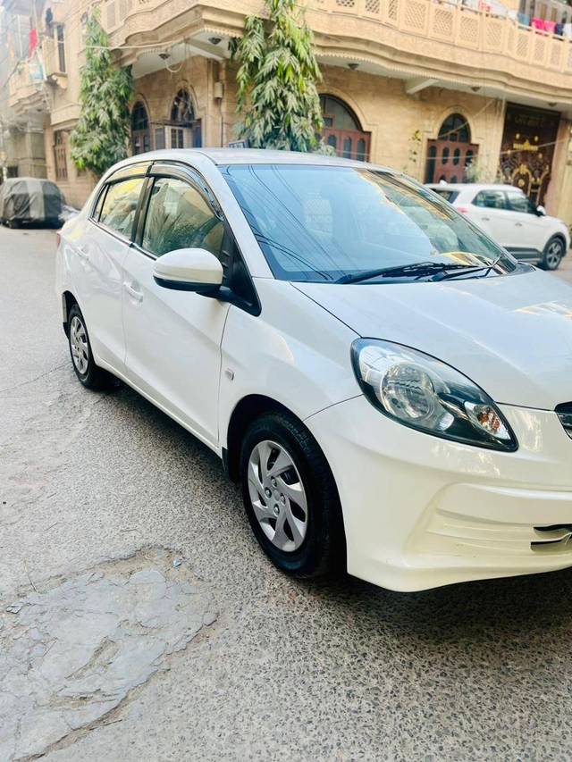 https://images10.gaadi.com/usedcar_image/4307896/original/processed_5d2ff447330620a8cb60139855b26617.jpg?imwidth=6400