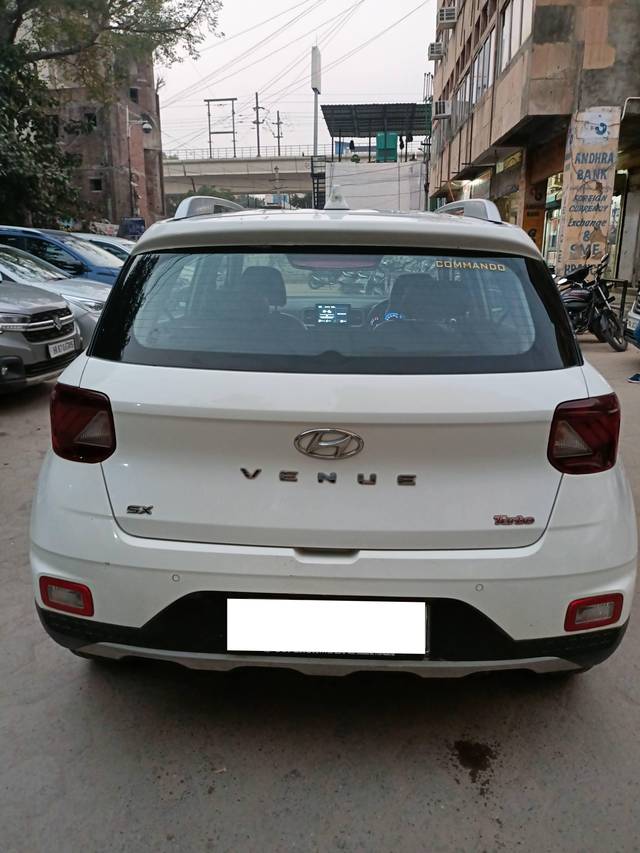 https://images10.gaadi.com/usedcar_image/4307937/original/processed_bad8a42bd55b28b9b226c65d2676a146.jpg?imwidth=6401