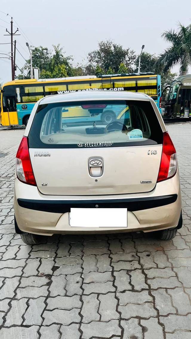 https://images10.gaadi.com/usedcar_image/4307957/original/processed_2c9502b4e43cdb7a1cc1259416a27bcb.jpg?imwidth=6402