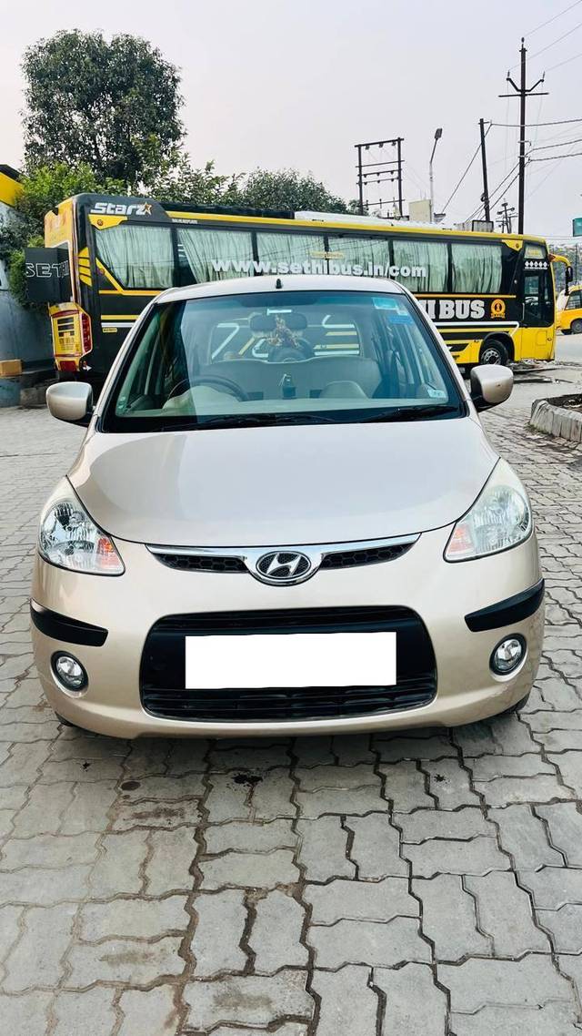 https://images10.gaadi.com/usedcar_image/4307957/original/processed_dece8ef7453a6c86b8c184133c5b45a2.jpg?imwidth=6400