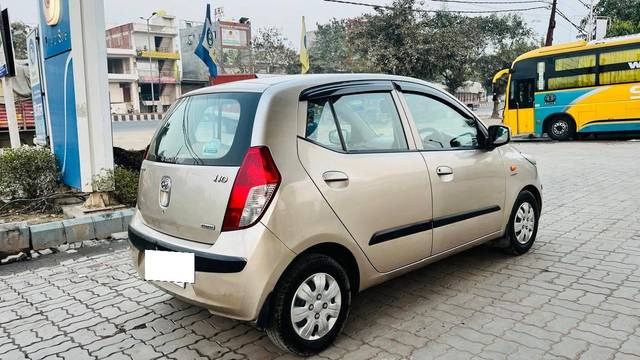 https://images10.gaadi.com/usedcar_image/4307957/original/processed_e6e2d9ad61bf64f1ac7e9731e8c98b77.jpg?imwidth=6401