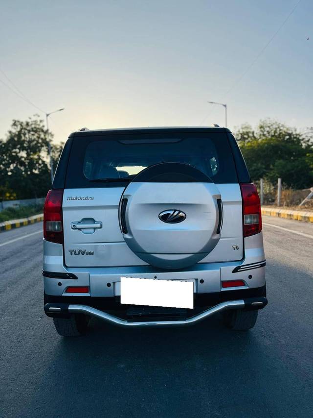 https://images10.gaadi.com/usedcar_image/4308018/original/processed_f4e10c277fcd99488b007c4e01327d46.jpg?imwidth=6402