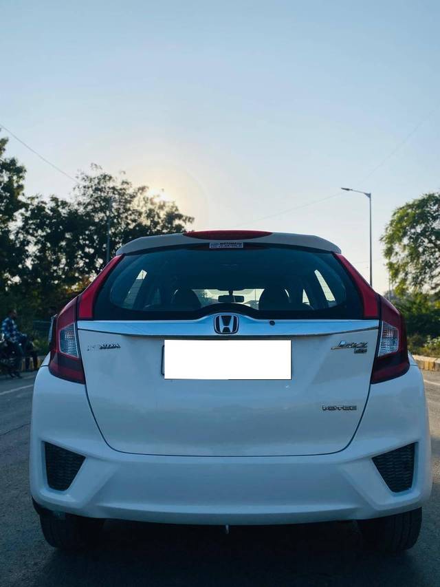 https://images10.gaadi.com/usedcar_image/4308023/original/processed_6d0430c3e7ab40d72bc99a232d6ec3f9.jpg?imwidth=6402