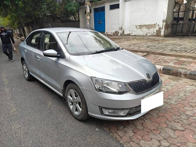 https://images10.gaadi.com/usedcar_image/4308049/original/processed_03c48bff760e400ec91ef38c1d69bc25.jpg?imwidth=6400