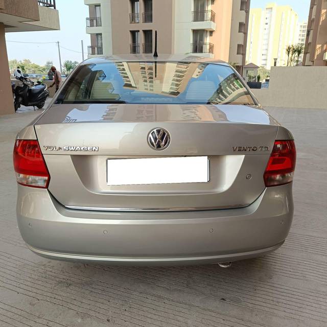 https://images10.gaadi.com/usedcar_image/4308121/original/processed_37ec99fc58c244ec50e360a8f21066fd.jpg?imwidth=6401