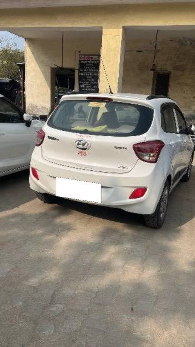 https://images10.gaadi.com/usedcar_image/4308236/original/processed_d6221d3a-391c-470b-b06c-b962fff5f79a.jpeg?imwidth=6401