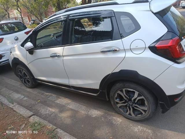 https://images10.gaadi.com/usedcar_image/4308260/original/processed_b82a1c30-a8f3-45f2-9a5c-7dcf43e842b3.jpg?imwidth=6400