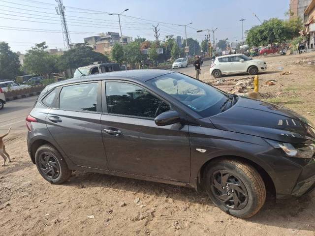 https://images10.gaadi.com/usedcar_image/4308269/original/2fc73f25b0ac2253eba153df50900c3d.jpg?imwidth=6402