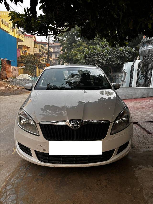 https://images10.gaadi.com/usedcar_image/4308289/original/processed_9a11b202a511c5fd70e55c802eb4a067.jpg?imwidth=6400