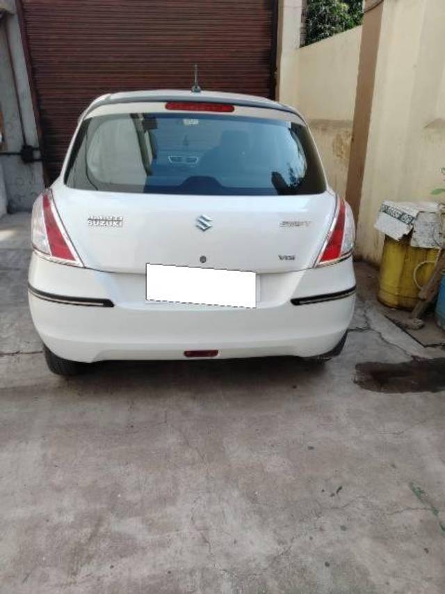 https://images10.gaadi.com/usedcar_image/4308296/original/processed_e0294161-3597-48cf-a5fd-f5119d812230.jpg?imwidth=6401