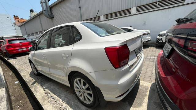 https://images10.gaadi.com/usedcar_image/4308310/original/cb5d553609613d5cc6621638c768abb7.jpg?imwidth=6401