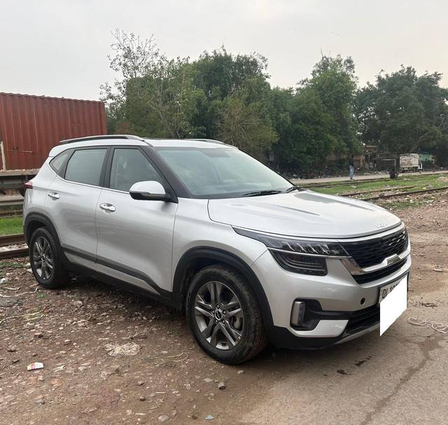 https://images10.gaadi.com/usedcar_image/4308405/original/processed_2ed3795ee6a3d7315cbd2cd8f8e46538.jpg?imwidth=6400