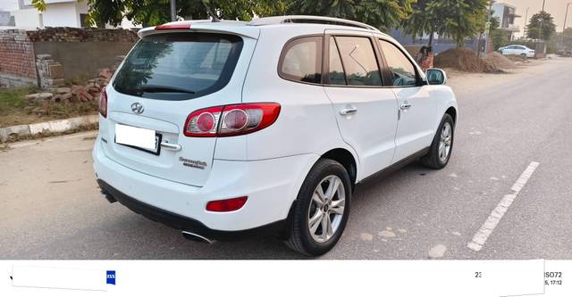 https://images10.gaadi.com/usedcar_image/4308425/original/processed_588f6de5a37e752dcd3d4f6f68a02e94.jpg?imwidth=6402