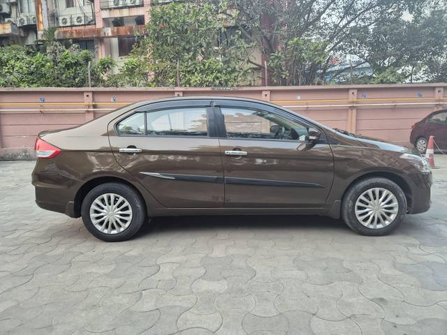 https://images10.gaadi.com/usedcar_image/4308432/original/processed_d4cf1c60d00fdd6f3681a4f7969a9e30.jpg?imwidth=6401