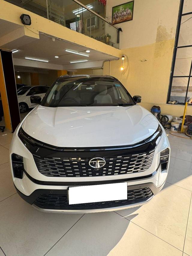 https://images10.gaadi.com/usedcar_image/4308437/original/processed_4460cc27ed4aea6dfc8f78ef441cc7b9.jpg?imwidth=6400