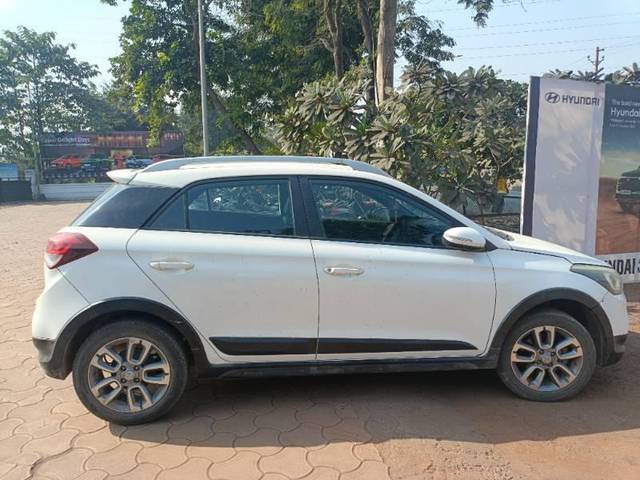 https://images10.gaadi.com/usedcar_image/4308442/original/processed_18c01a1a-1f5d-448c-8649-8ba1bb862702.jpg?imwidth=6401