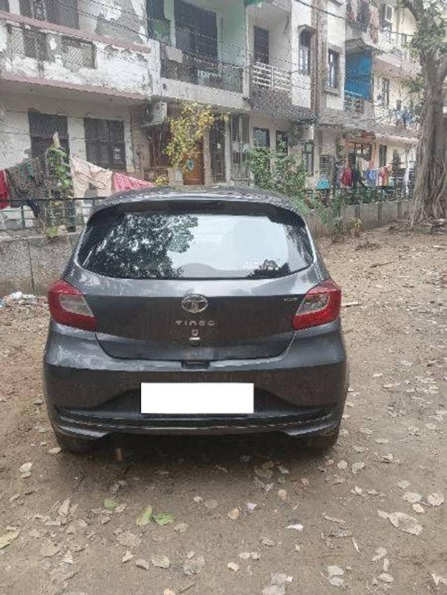 https://images10.gaadi.com/usedcar_image/4308464/original/7b99232e63969c0d3843730121379e50.jpg?imwidth=6401