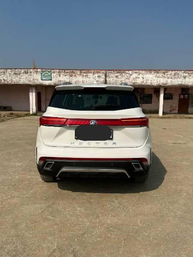 https://images10.gaadi.com/usedcar_image/4308538/original/processed_8e42b2f9-fd5e-4177-8a83-26dc1c2fb828.jpg?imwidth=6402