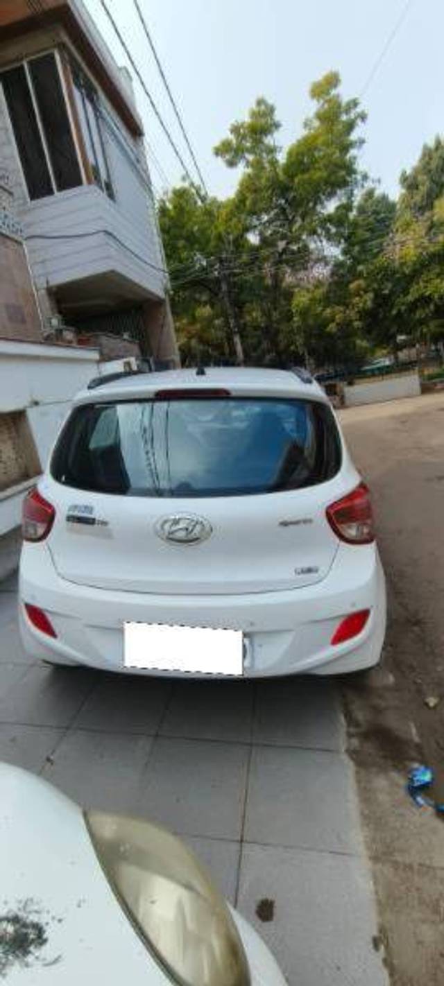 https://images10.gaadi.com/usedcar_image/4308579/original/4d2625ff138813c92c187305063dcc29.jpg?imwidth=6401