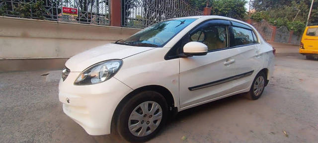 https://images10.gaadi.com/usedcar_image/4308610/original/processed_664365f2e74d05caa893b4af9e061988.png?imwidth=6402