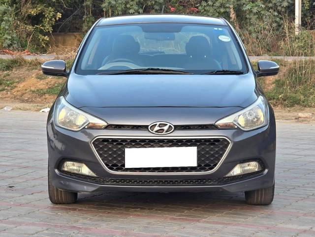 https://images10.gaadi.com/usedcar_image/4308666/original/processed_1f1897fd643784a3d5e5ab95b17f9860.jpg?imwidth=6400