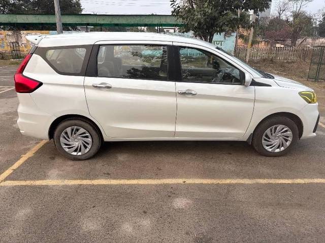 https://images10.gaadi.com/usedcar_image/4308673/original/processed_94f0163f-d8f8-459a-b720-f6367ecbc206.jpg?imwidth=6401