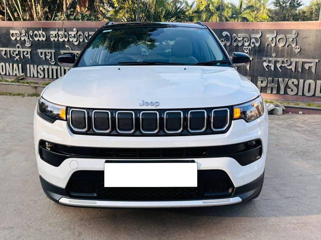 https://images10.gaadi.com/usedcar_image/4308688/original/processed_b799cf272f2c50da2de2528edd4d814d.jpg?imwidth=6400