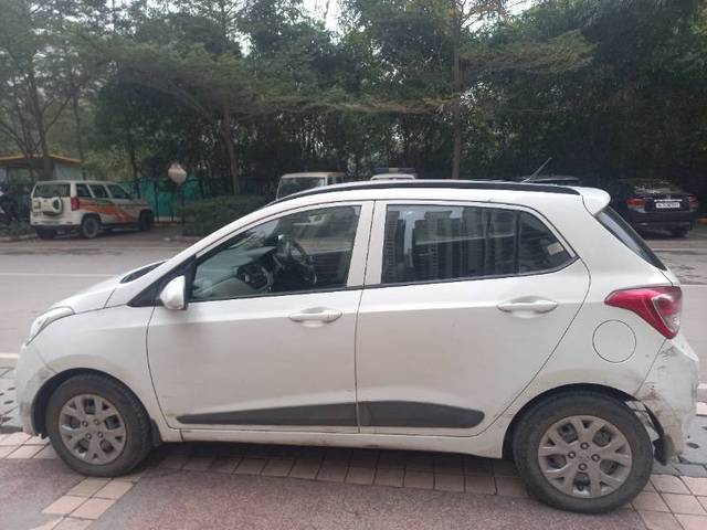 https://images10.gaadi.com/usedcar_image/4308730/original/c4ba6630761f9b53de524aafd2c931f3.jpg?imwidth=6402