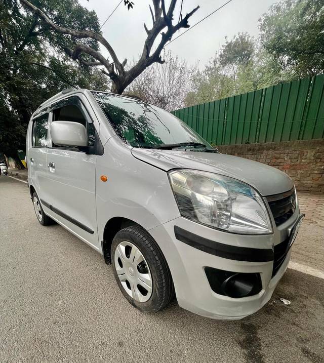 https://images10.gaadi.com/usedcar_image/4308751/original/e866d218155e1a3699cd054f1a21a16c.jpg?imwidth=6400