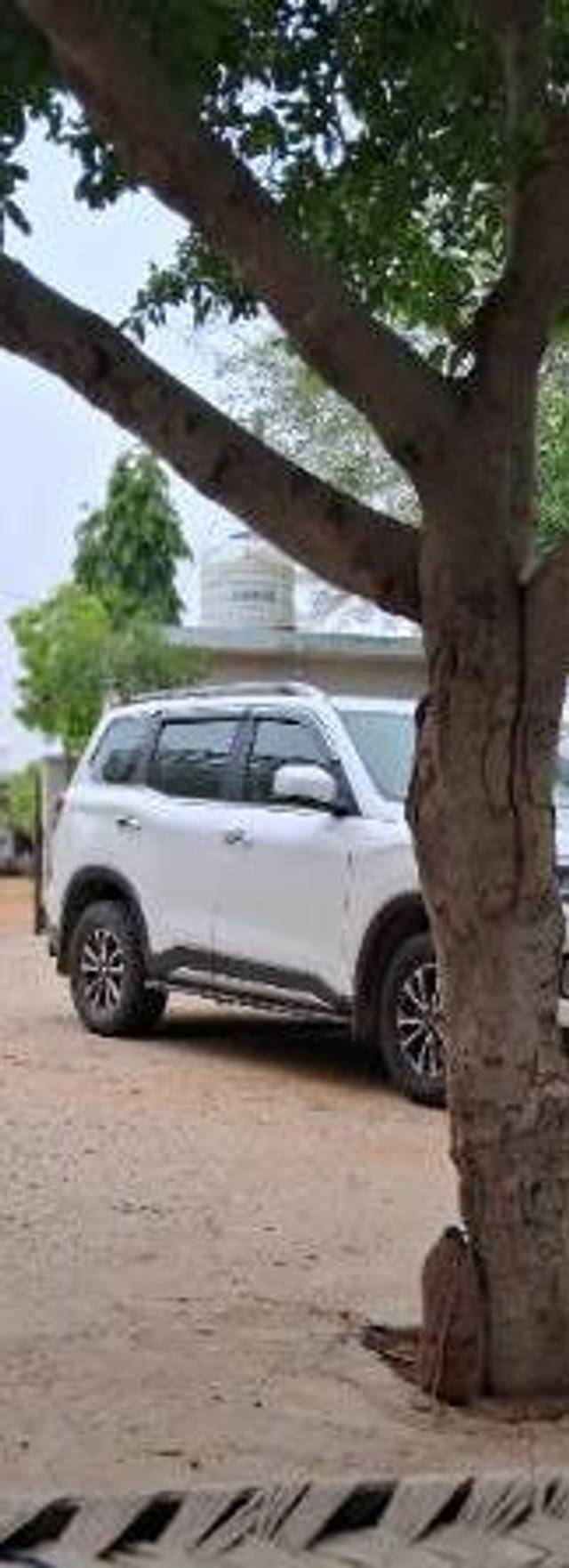 https://images10.gaadi.com/usedcar_image/4308758/original/processed_365d8920-2817-43c3-9826-9bae25646a2f.jpg?imwidth=6401