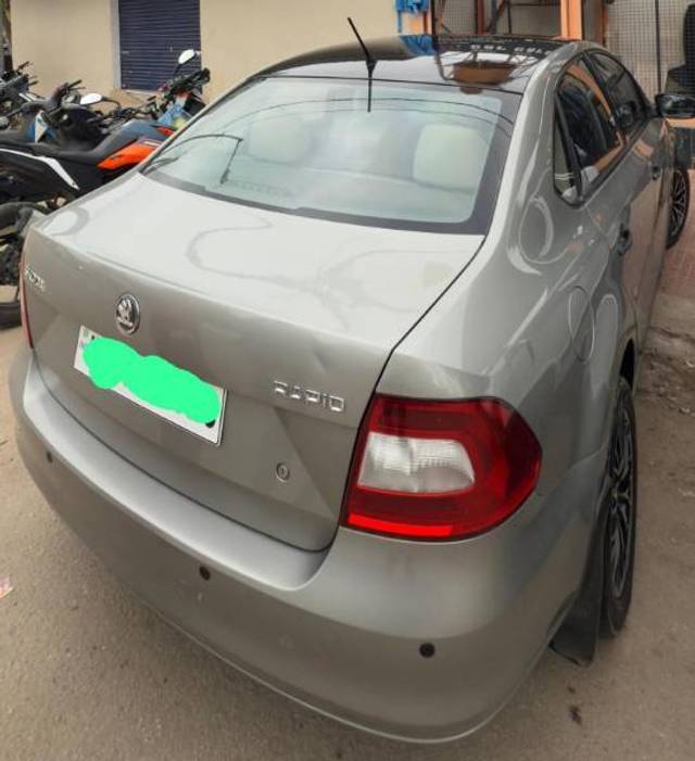 https://images10.gaadi.com/usedcar_image/4308770/original/0671ef017652f14e9856cf96ae5fed70.jpg?imwidth=6401