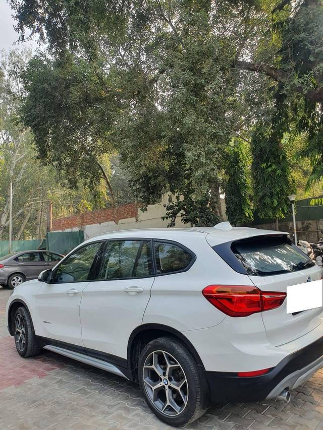 https://images10.gaadi.com/usedcar_image/4308804/original/processed_9cd40c132a72b16853bc271f50a0367c.jpg?imwidth=6401