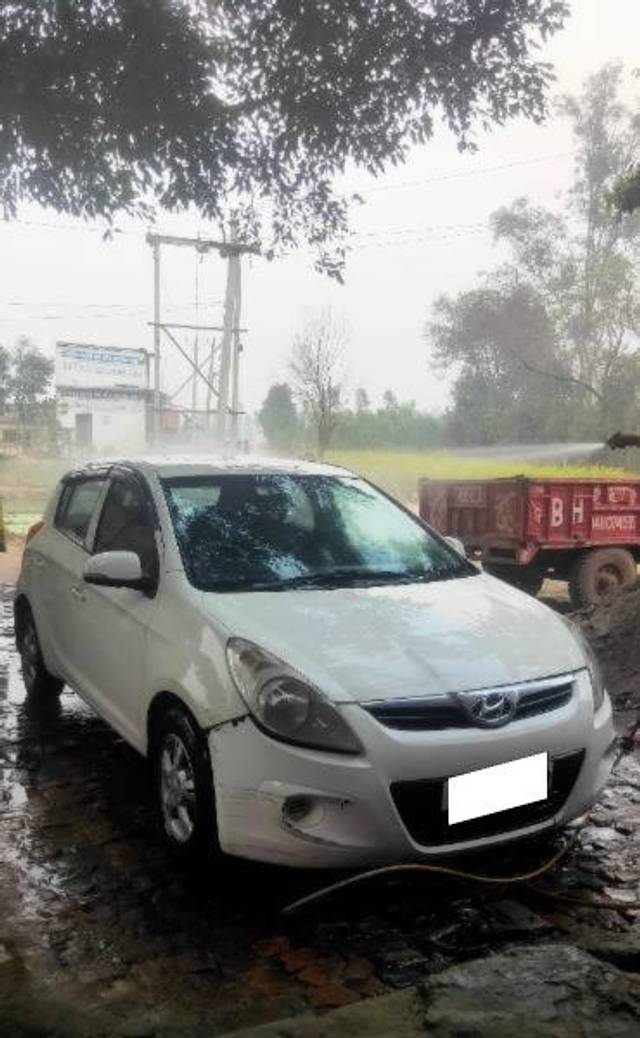 https://images10.gaadi.com/usedcar_image/4308881/original/processed_8e68de59-d1cf-4934-b75b-eb2bb8e7fc61.jpg?imwidth=6400